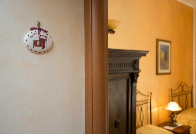 标准间, Casa Lollobrigida