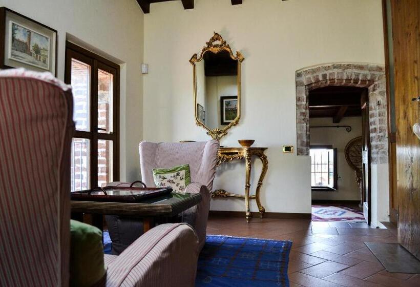 주니어 스위트, Castello Di Cernusco Lombardone