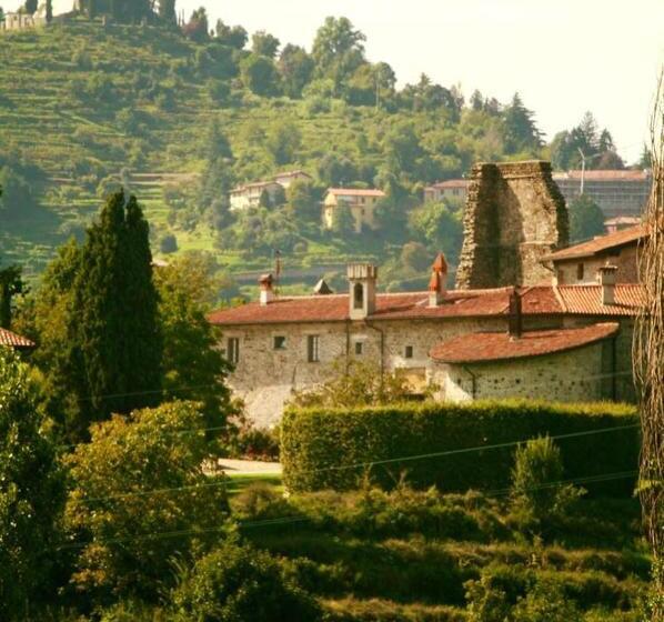 주니어 스위트, Castello Di Cernusco Lombardone