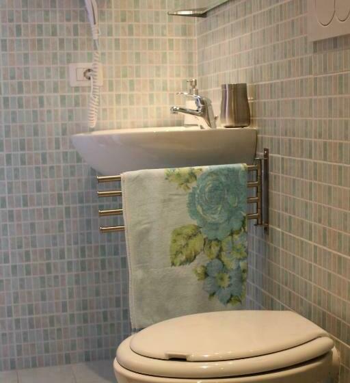 חדר סטנדרט לארבעה, Dimora Rosso Piceno