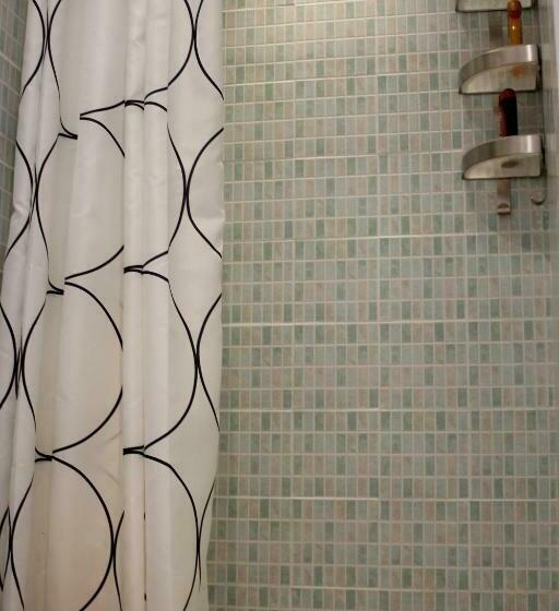 חדר סטנדרט לארבעה, Dimora Rosso Piceno