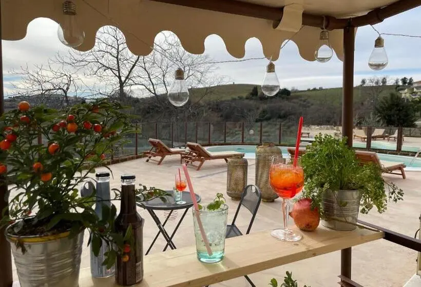 اتاق استاندارد سه نفره, Dimora Rosso Piceno