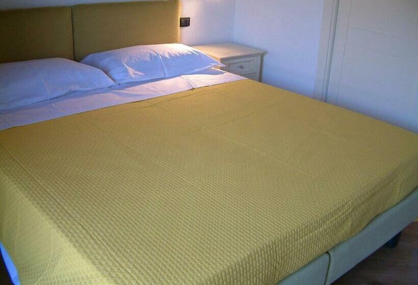 标准间, La Gatta Sul Tetto