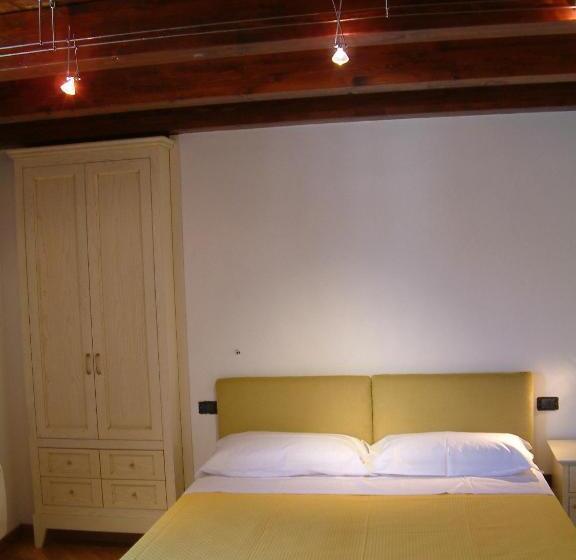 标准间, La Gatta Sul Tetto