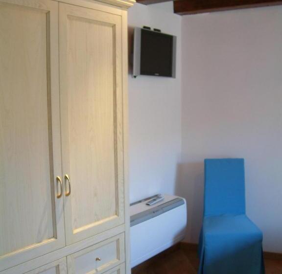 标准间, La Gatta Sul Tetto