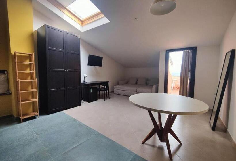 منزل غرفة نوم واحدة, La Scivola Rooms