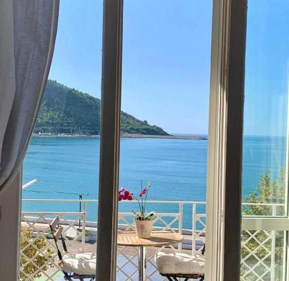 オーシャンビュースタンダードルーム, B&b Mare Blu