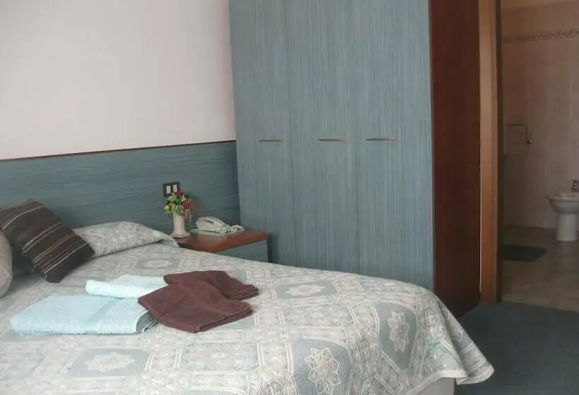 スタンダードトリプルルーム, Albergo Del Turista