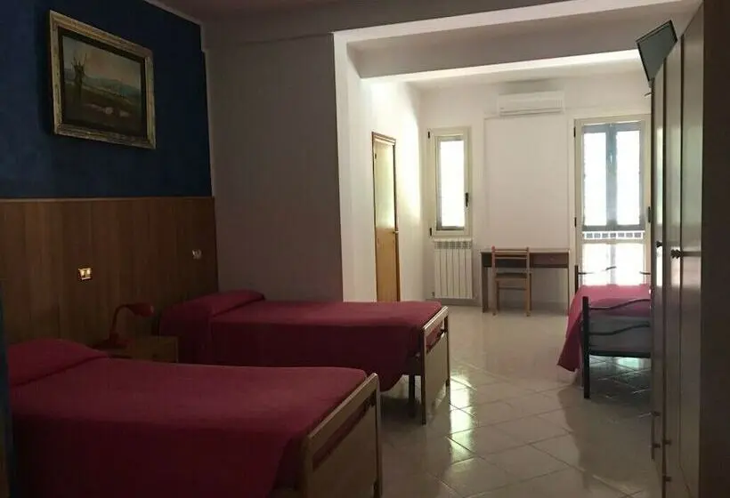 スタンダードトリプルルーム, Albergo Magrini Della Genga