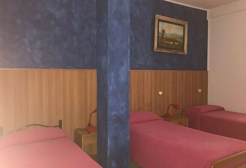 スタンダードトリプルルーム, Albergo Magrini Della Genga