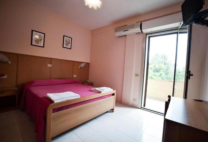 Номер Стандарт, Albergo Magrini Della Genga