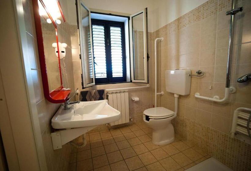 Номер Стандарт Адаптированный для Инвалидов, Albergo Magrini Della Genga