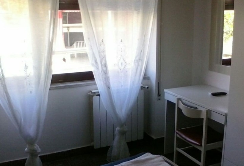 חדר סטנדרט לשלושה, Aurora