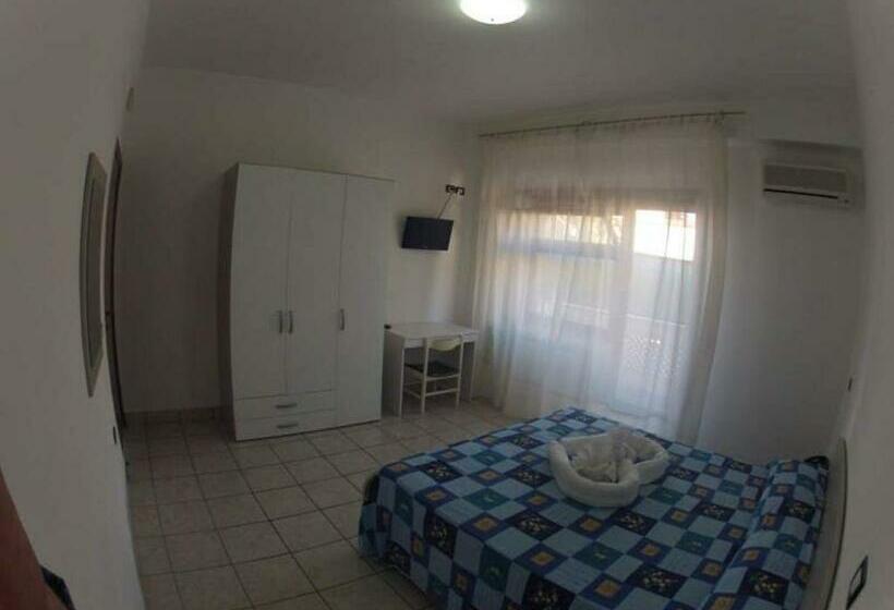 Comfort room with balcony, Aurora