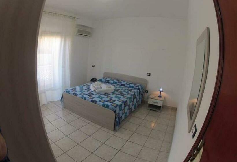 Comfort room with balcony, Aurora