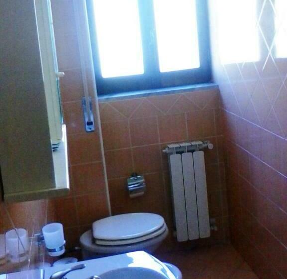 חדר לארבעה סטנדרטי עם מרפסת, Aurora