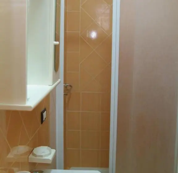 Habitació Triple Clàssica, Aurora