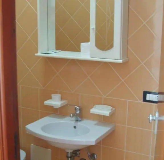 Habitació Triple Clàssica, Aurora