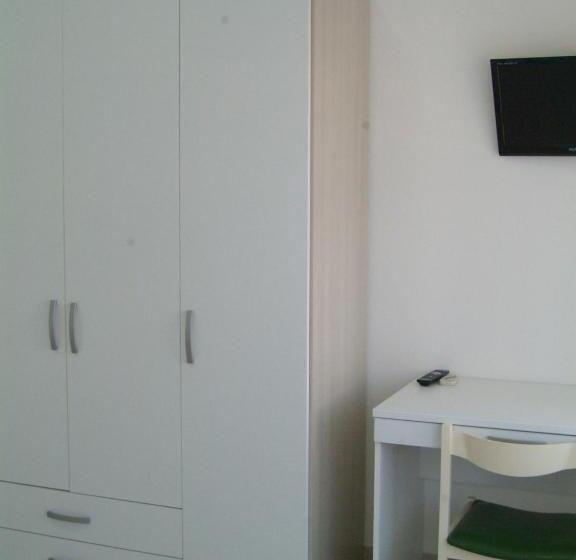 חדר סטנדרט לארבעה, Aurora