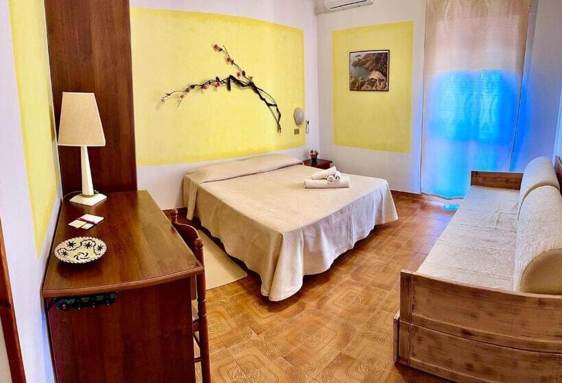 Номер Deluxe, Mediterraneo