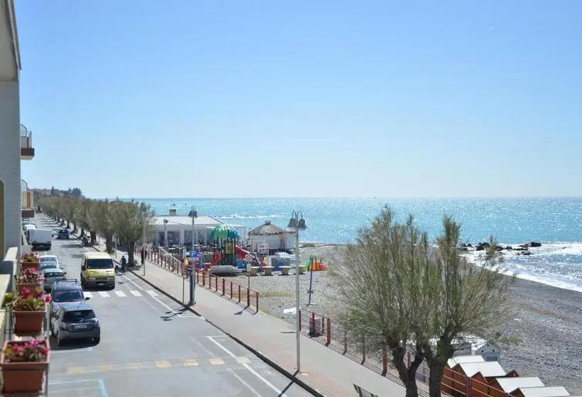 استودیوی استاندارد با چشمانداز دریا, Piccolo Paradiso