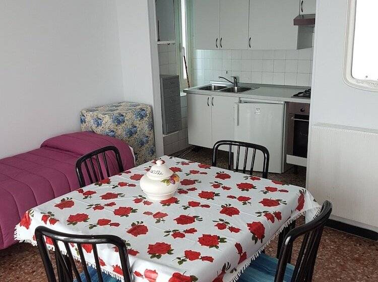 Студия Стандарт Вид на Море, Piccolo Paradiso