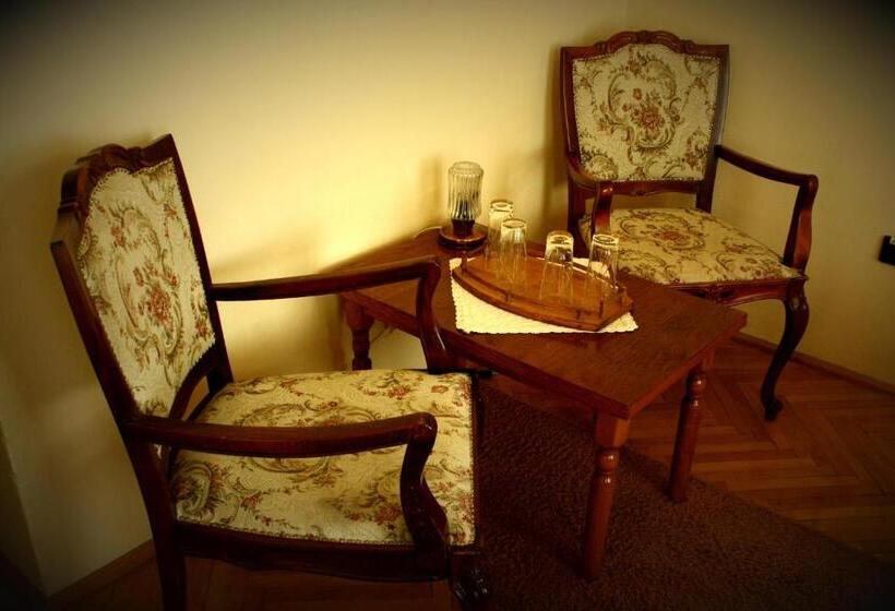 חדר סטנדרט לארבעה, Tivoli