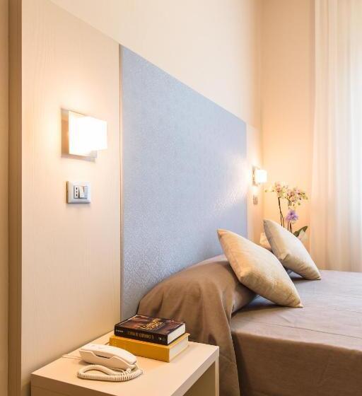 غرفة قياسية, New Hotel Chiari