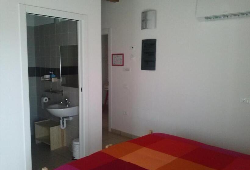 Номер Стандарт, Ostello Casa Rossa