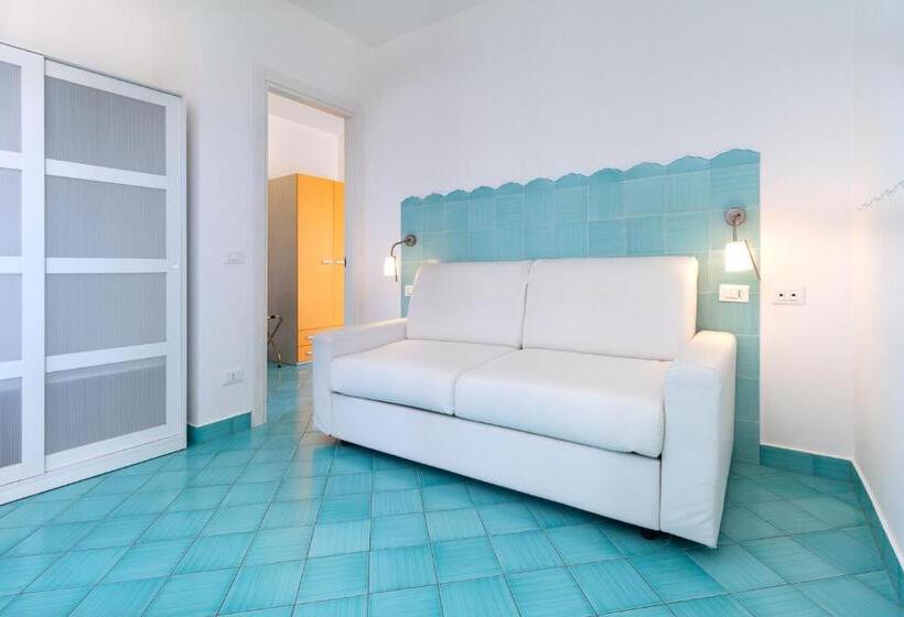 اتاق خانوادگی, B&b Sperlonga