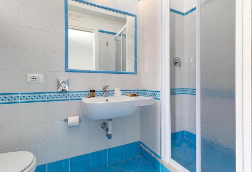 غرفة كلاسيكية ثلاثية, B&b Sperlonga