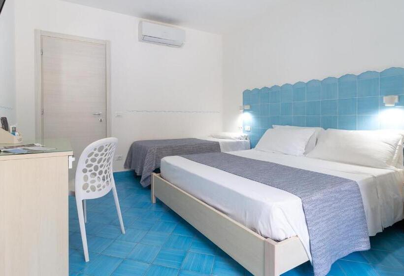 غرفة كلاسيكية ثلاثية, B&b Sperlonga