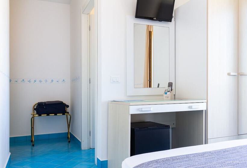 غرفة كلاسيكية سرير مزدوج, B&b Sperlonga