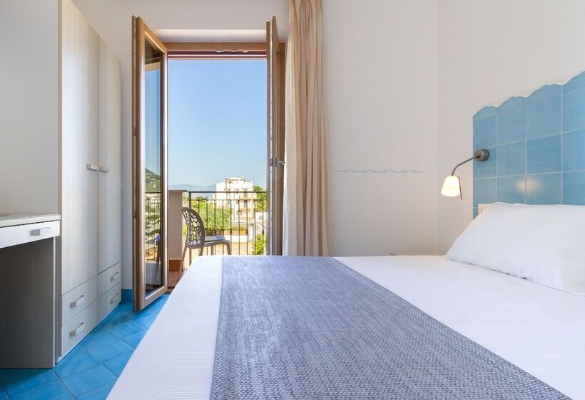غرفة كلاسيكية سرير مزدوج, B&b Sperlonga