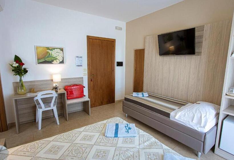 חדר סטנדרט לשלושה, Aia Grande