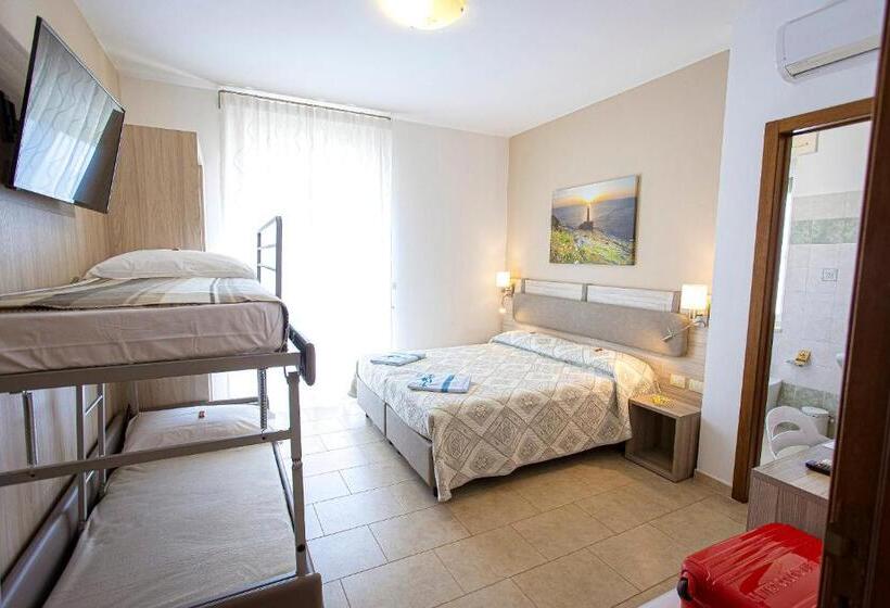 חדר סטנדרט לשלושה, Aia Grande