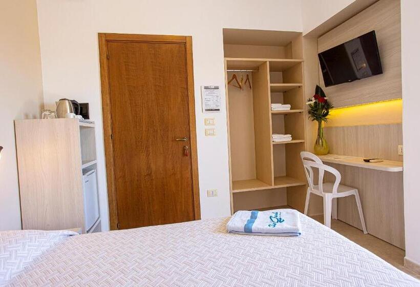 חדר בסיסי, Aia Grande