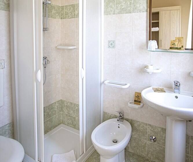 חדר אקונומי, Aia Grande