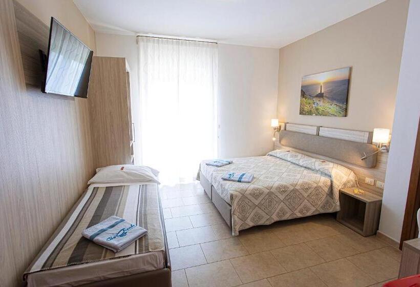 חדר סטנדרט לשלושה, Aia Grande