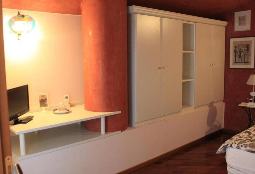 Номер Стандарт, La Dolce Vita