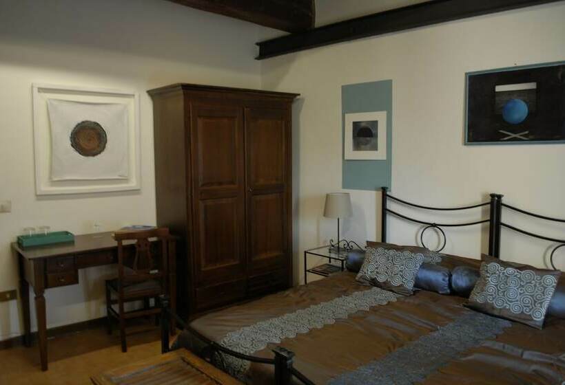 غرفة قياسية, Palazzo Bonfranceschi