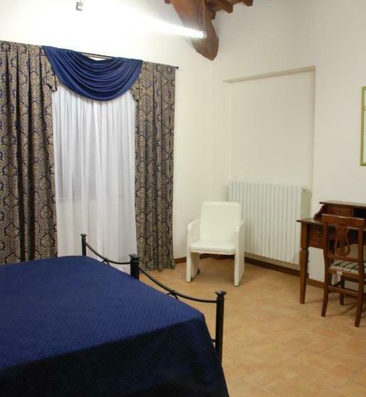 غرفة قياسية, Palazzo Bonfranceschi