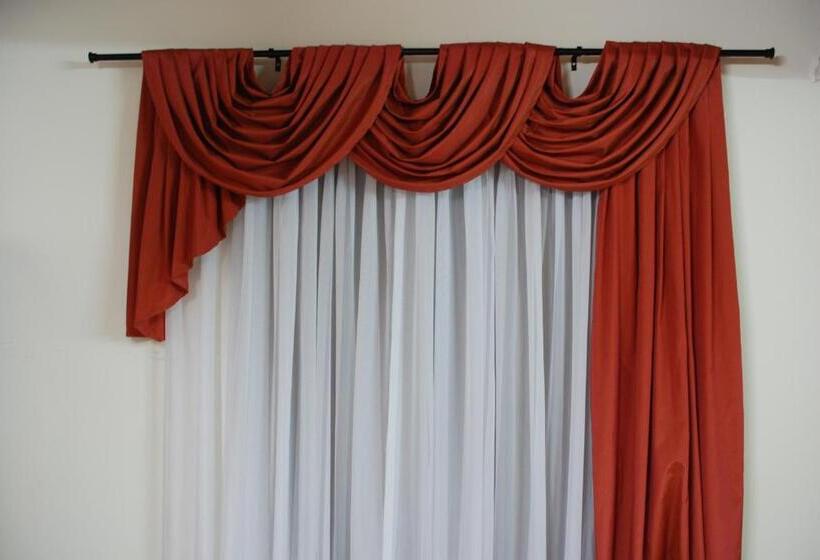 غرفة قياسية, Palazzo Bonfranceschi