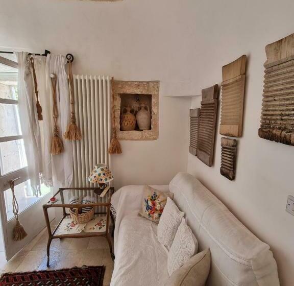 디럭스 룸 킹사이즈 침대, Trulli Del Carmine