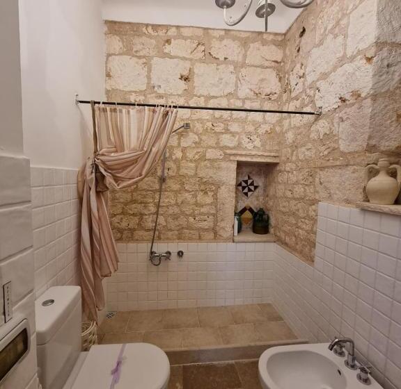 디럭스 룸 킹사이즈 침대, Trulli Del Carmine