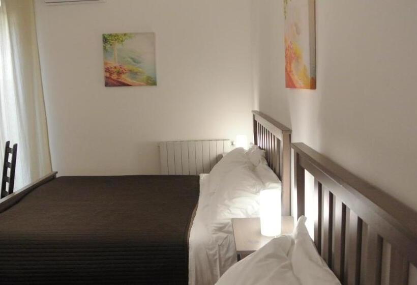 اتاق استاندارد چهار تخته, Villa Carlotta Resort