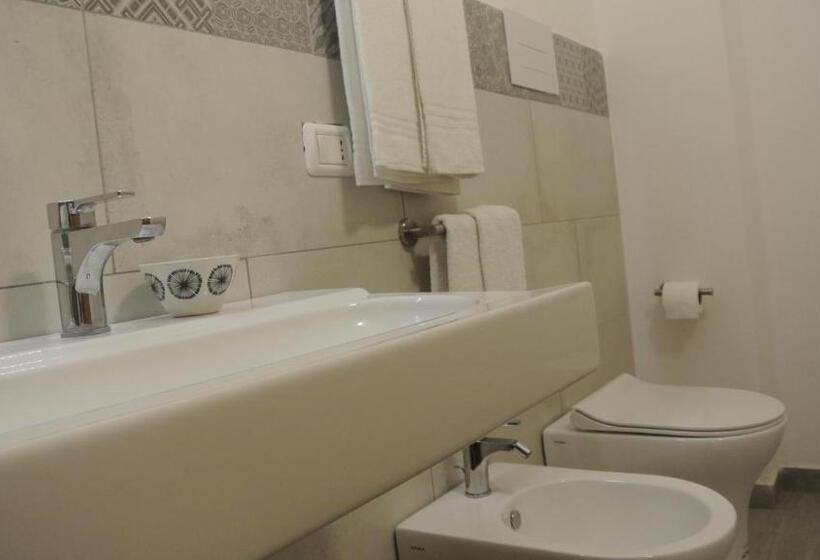 اتاق لوکس, Villa Carlotta Resort