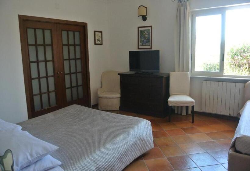 اتاق استاندارد چهار تخته, Villa Carlotta Resort