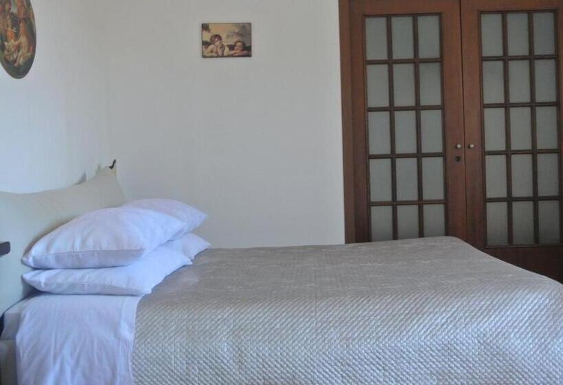 4인용 스탠다드 룸, Villa Carlotta Resort