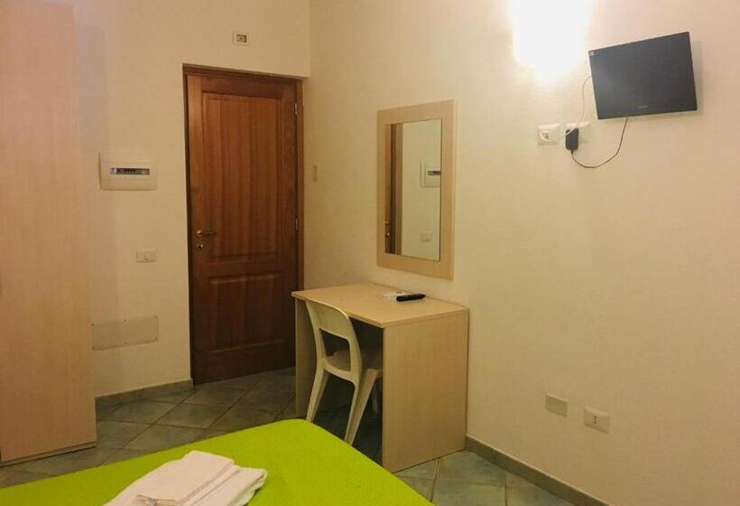 Номер Стандарт Трехместный, Albergo Villamarina